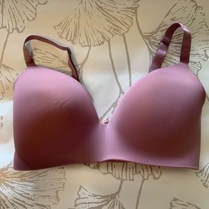 Victorias Secret T-shirt/wireless Bra